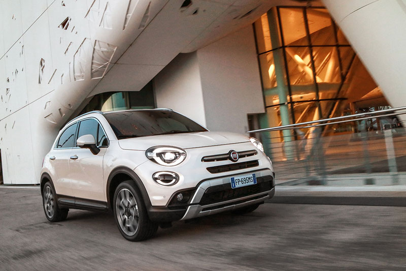 fiat 500x 前方ビュー