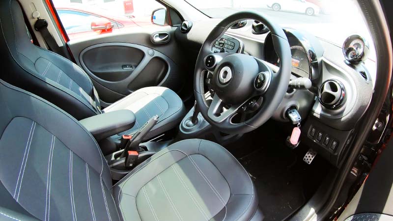 smart foufour interior frontseat