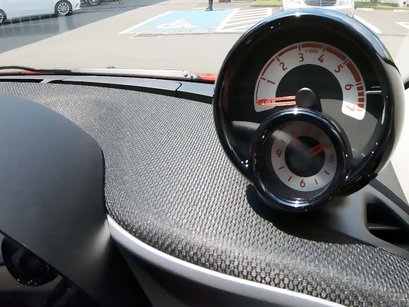 smart foufour interior takometer